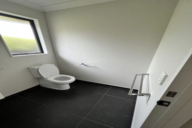 Photo of property in 51 Kilkelly Close, Tawa, Wellington, 5028