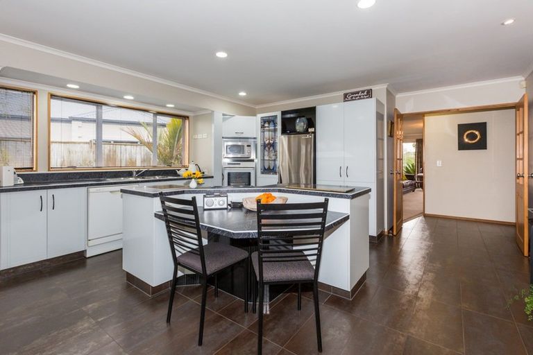 Photo of property in 11 Kensington Drive, Taradale, Napier, 4112