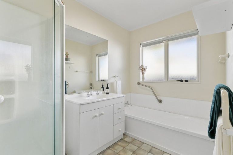 Photo of property in 3/85 Broderick Road, Johnsonville, Wellington, 6037