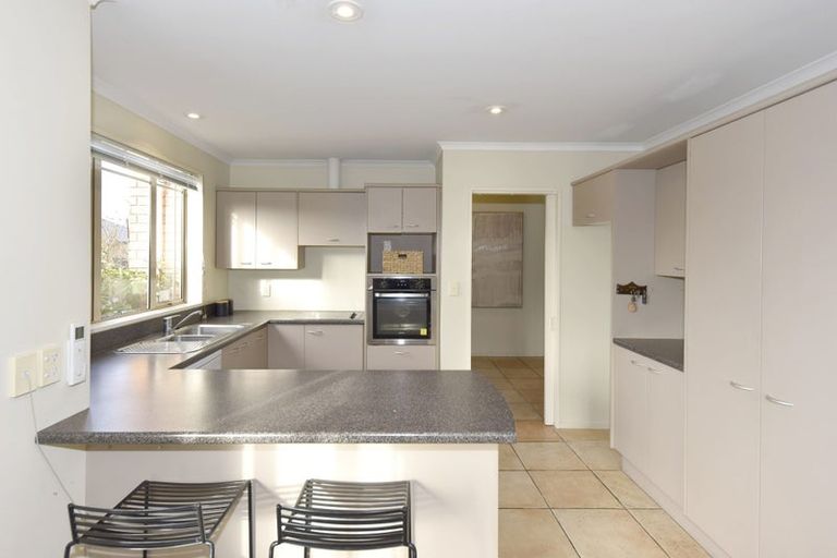 Photo of property in 8 Scarlet Lane, Redwood, Christchurch, 8051