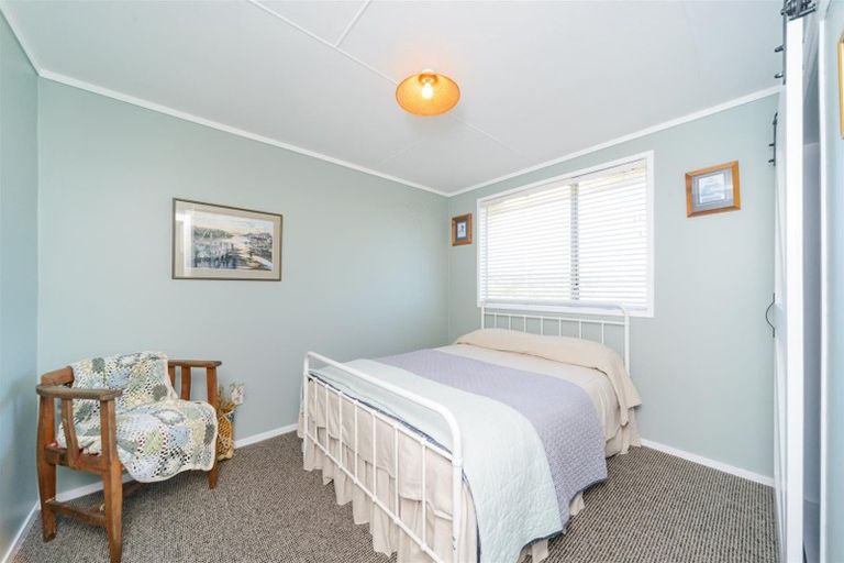 Photo of property in 1946 Parewanui Road, Parewanui, Bulls, 4894