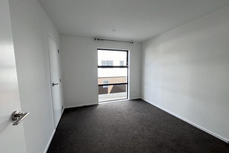 Photo of property in 9 Raupeti Lane, Henderson, 0612
