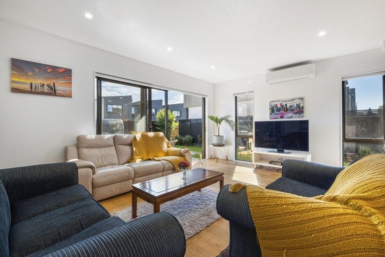 Photo of property in 12 Mahinga Kai Way, Belmont, Auckland, 0622