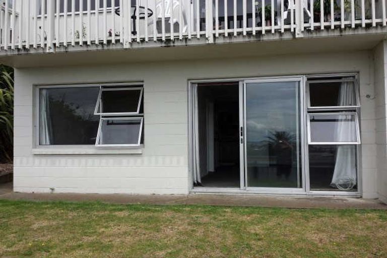 Photo of property in 16 Findlay Street, Moturoa, New Plymouth, 4310