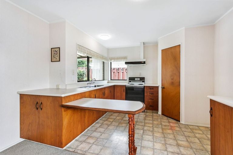 Photo of property in 6 Youngs Road, Papakura, 2110