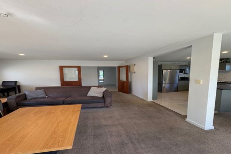 Photo of property in 72 Wharenui Road, Upper Riccarton, Christchurch, 8041