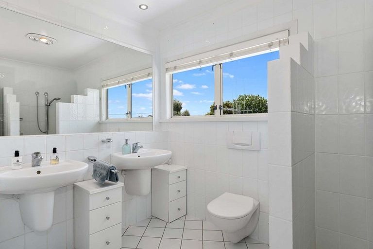 Photo of property in 30 Hinewa Road, Otumoetai, Tauranga, 3110