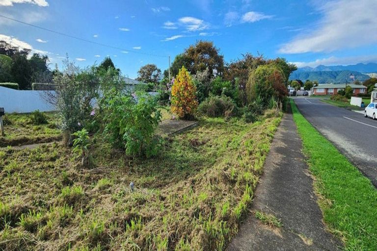 Photo of property in 8 Roslyn Road, Levin, 5510