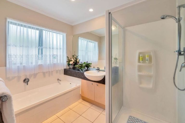 Photo of property in 81 Hillwell Drive, Henderson, Auckland, 0612