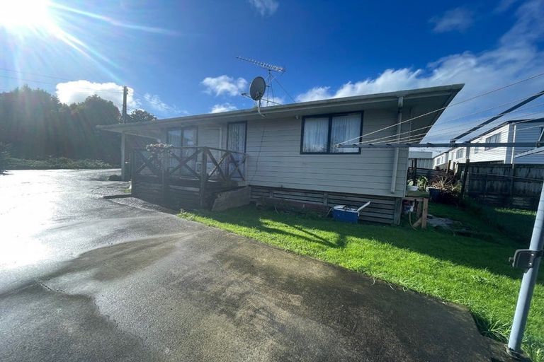 Photo of property in 10 Christmas Road, Manurewa, Auckland, 2102