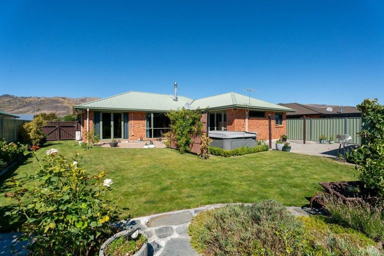 Photo of property in 19 Fenwick Crescent, Cromwell, 9310