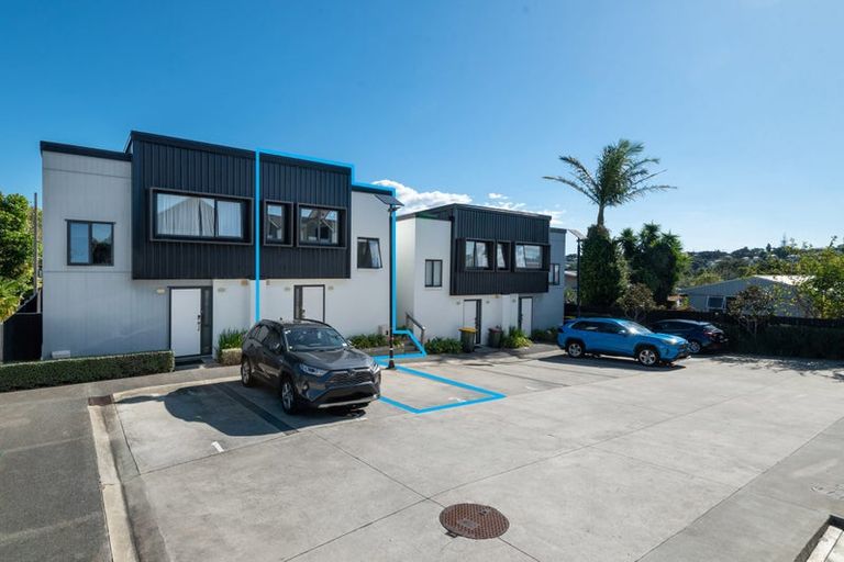 Photo of property in 7/36 Kaipatiki Road, Glenfield, Auckland, 0629