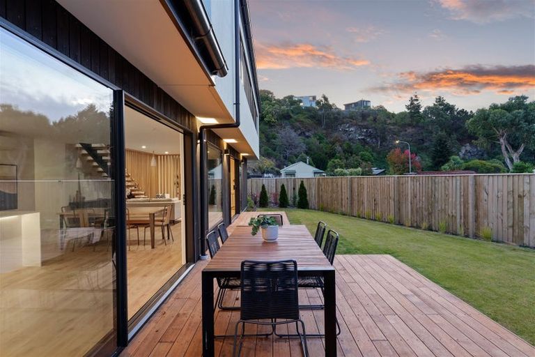 Photo of property in 17 Aratoro Place, Mount Pleasant, Christchurch, 8081