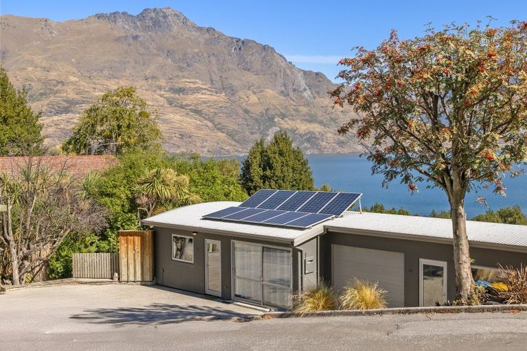 Photo of property in 14b Mckerrow Place, Sunshine Bay, Queenstown, 9300