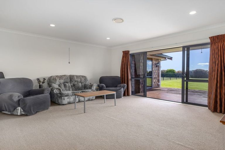 Photo of property in 38 Pohutukawa Drive, Levin, 5571