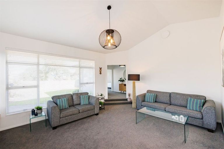 Photo of property in 17 Palliser Place, Milson, Palmerston North, 4414