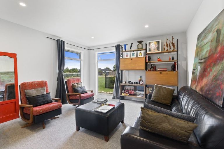 Photo of property in 7 Fairview Place, Levin, 5510