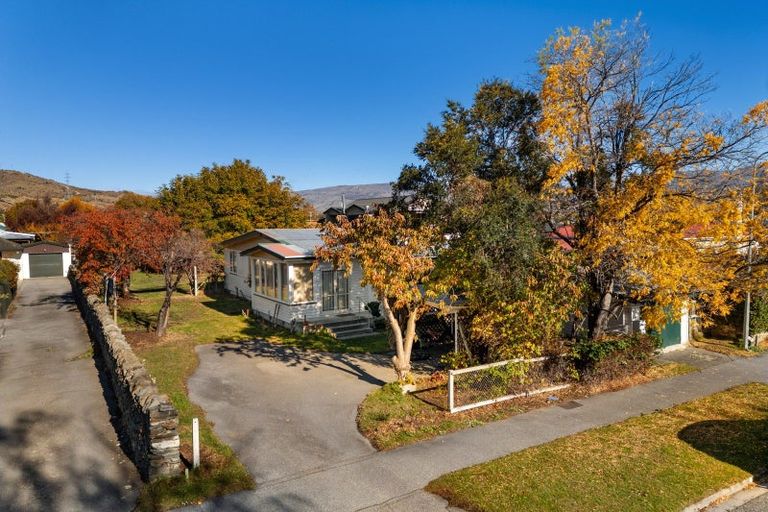 Photo of property in 22 Molyneux Avenue, Cromwell, 9310