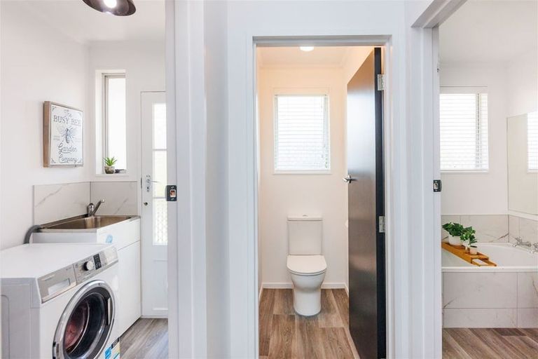 Photo of property in 17 Palliser Place, Milson, Palmerston North, 4414