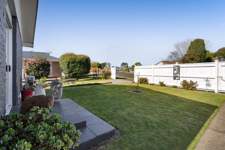 Photo of property in 23 Clifton Drive, Waitara, 4320