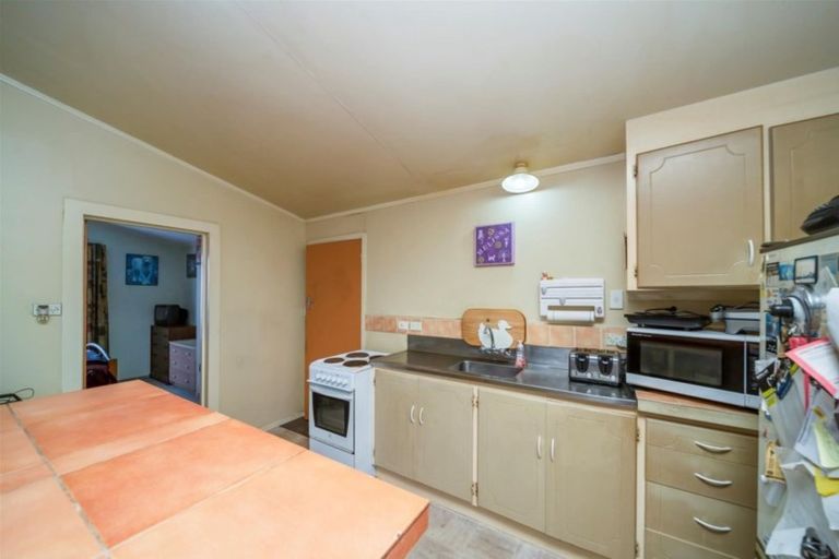 Photo of property in 21 Falstaff Street, Stratford, 4332