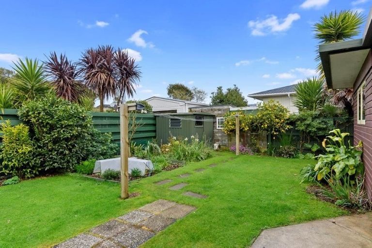 Photo of property in 2 Halsey Street, Levin, 5510