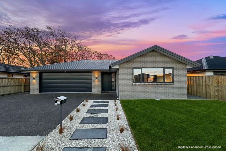 Photo of property in 27 Crossley Avenue, Woodend, 7610