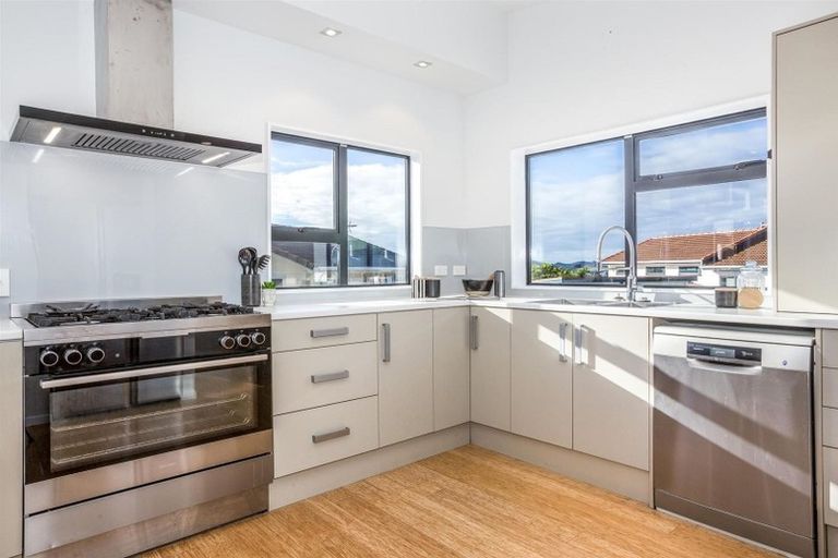 Photo of property in 15 Patiki Place, Titahi Bay, Porirua, 5022