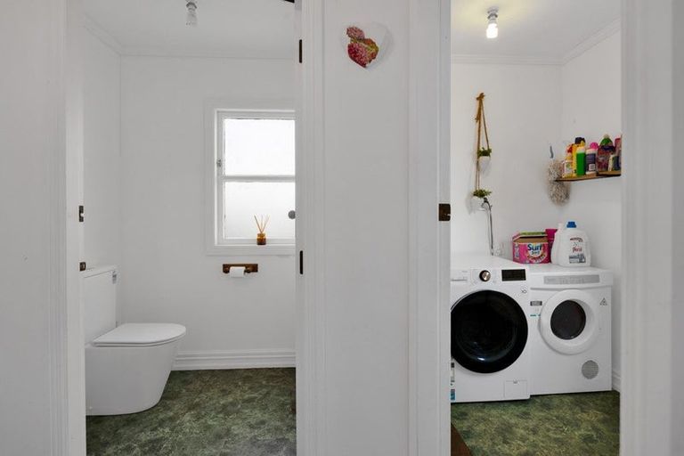 Photo of property in 76 Turuturu Road, Hawera, 4674