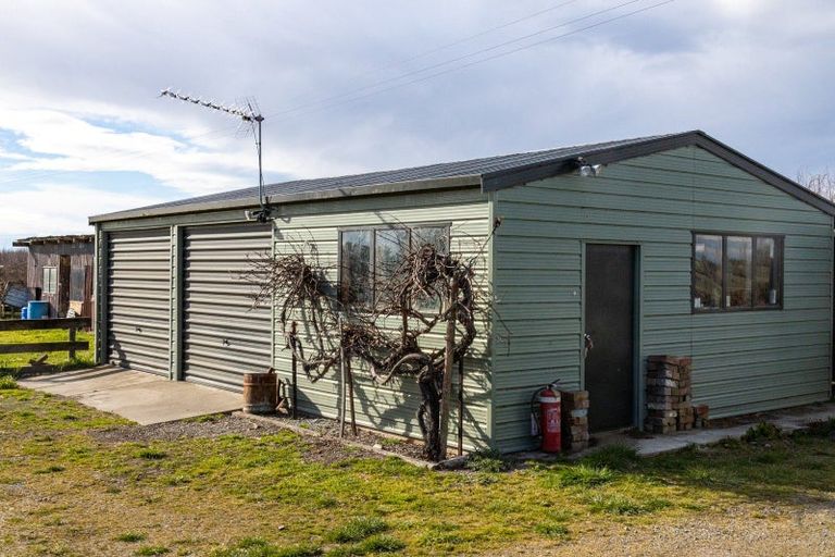 Photo of property in 60 Middle Road, Saint Andrews, Timaru, 7972