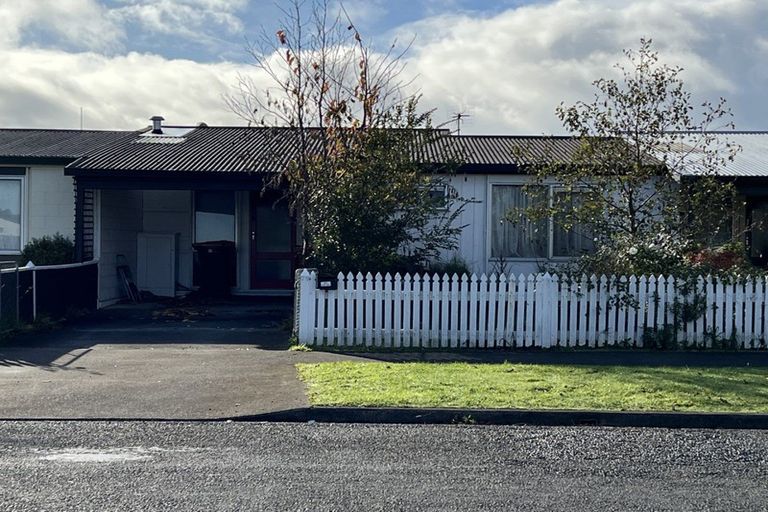 Photo of property in 79 Botanical Road, Takaro, Palmerston North, 4412