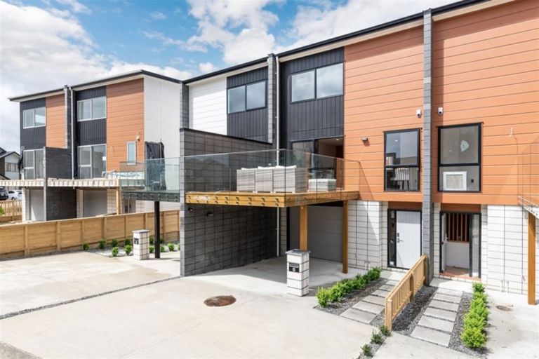 Photo of property in 6 Meritage Lane, Te Atatu South, Auckland, 0610