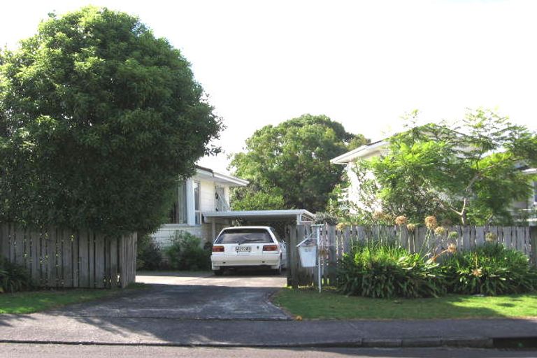 Photo of property in 50 Kaikoura Street, Henderson, Auckland, 0612