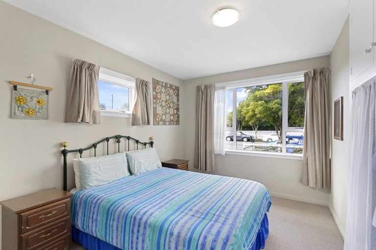 Photo of property in 51 Cutts Road, Russley, Christchurch, 8042