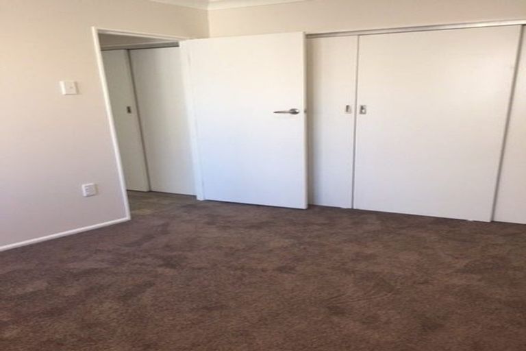 Photo of property in 71j Randwick Crescent, Moera, Lower Hutt, 5010