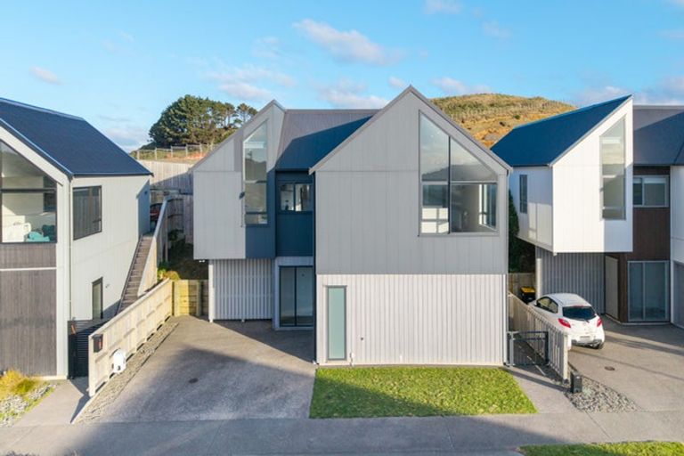 Photo of property in 15 Lemonwood Way, Woodridge, Wellington, 6037