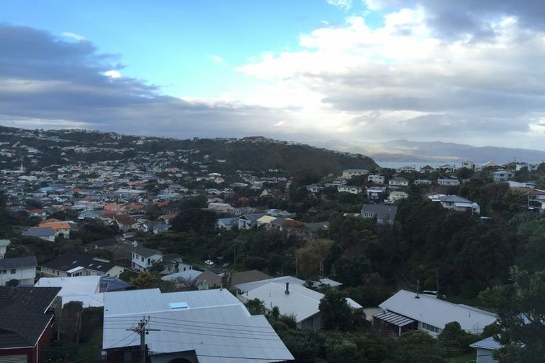 Photo of property in 2/7 Wye Street, Island Bay, Wellington, 6023