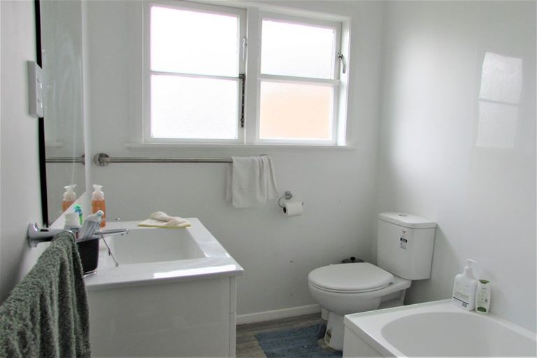 Photo of property in 70 Judd Crescent, Naenae, Lower Hutt, 5011