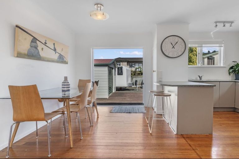 Photo of property in 628 Te Atatu Road, Te Atatu Peninsula, Auckland, 0610