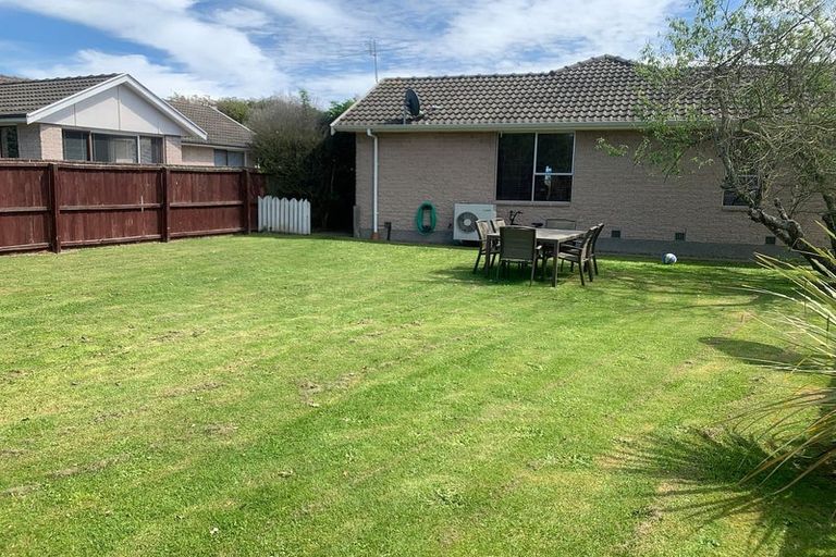 Photo of property in 64 Oakley Crescent, Hornby, Christchurch, 8042
