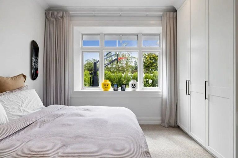 Photo of property in 11 Miro Street, Takaro, Palmerston North, 4410