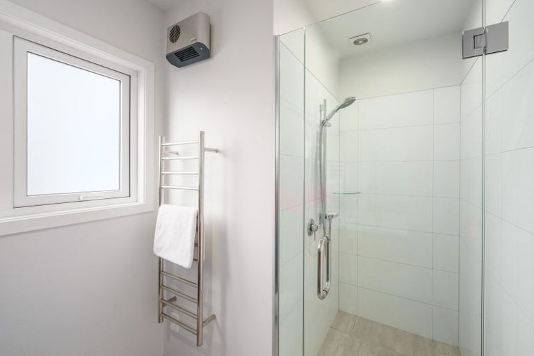 Photo of property in 21 Kapuka Lane, Wanaka, 9305