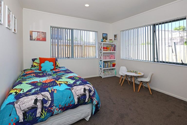 Photo of property in 2/22 Septimus Place, Henderson, Auckland, 0612