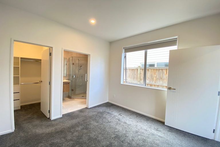 Photo of property in 20 Toanui Road, Hobsonville, Auckland, 0616