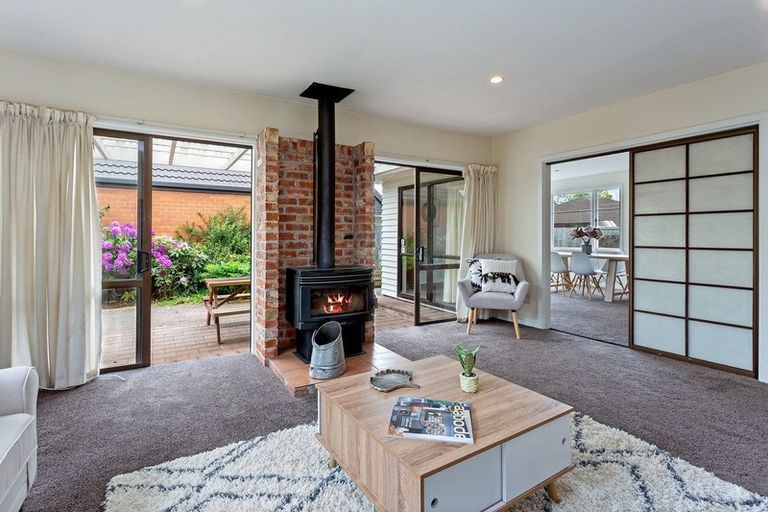 Photo of property in 180 Avonhead Road, Avonhead, Christchurch, 8042