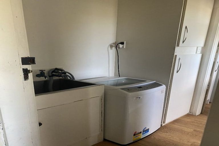 Photo of property in 31 Jellicoe Road, Murrays Bay, Auckland, 0630