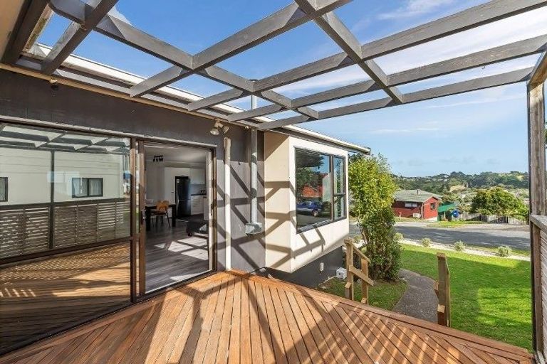 Photo of property in 43 Mercury Way, Whitby, Porirua, 5024