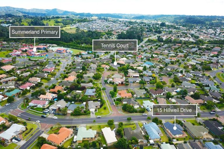 Photo of property in 15 Hillwell Drive, Henderson, Auckland, 0612