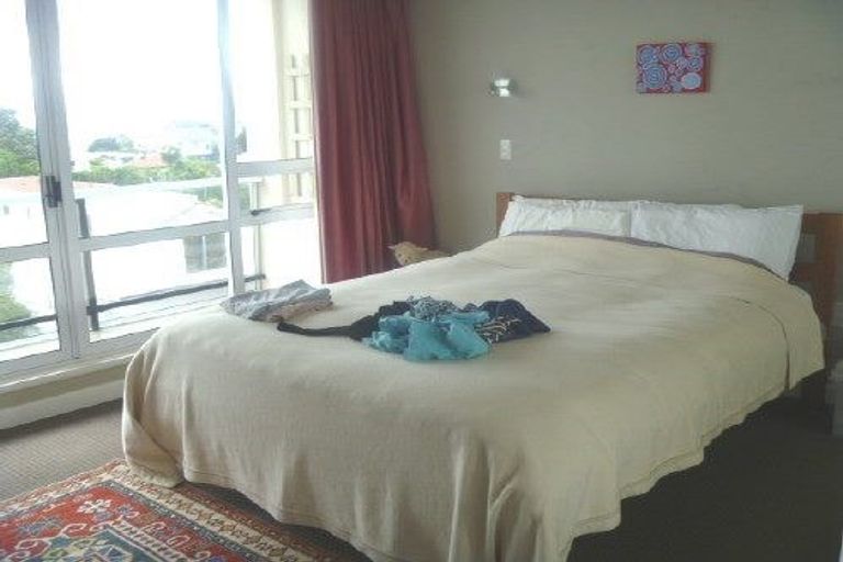 Photo of property in Harbour View Apartments, 147 Ohiro Road, Brooklyn, Wellington, 6021