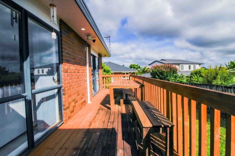 Photo of property in 38 Awaroa Road, Sunnyvale, Auckland, 0612